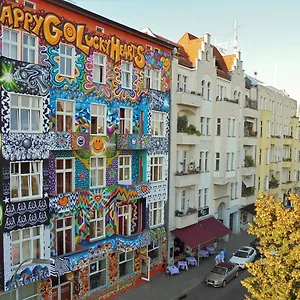 Happy Go Lucky + Hostel Berlin